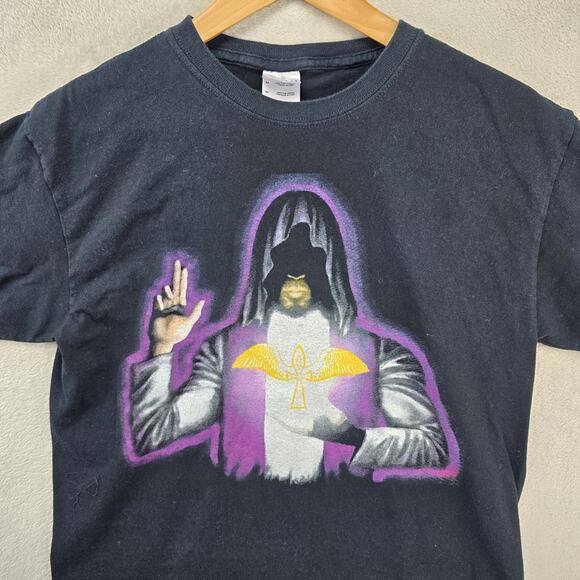 Vintage Fallen Angel Shirt Mens Medium Black Y2K Hooded Prince Goth Cross Wings - Picture 2 of 8